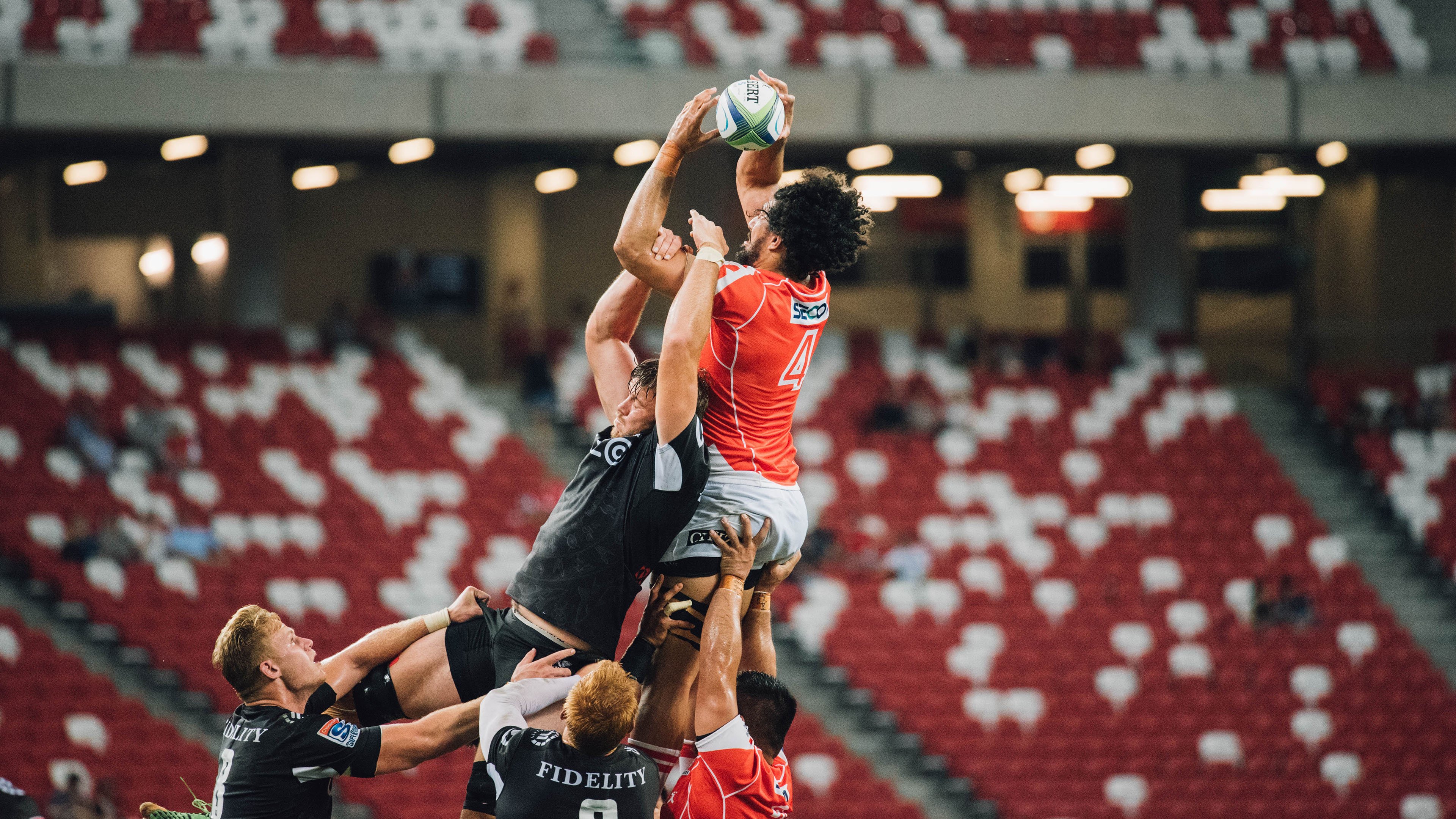 “联赛次轮焦点战：争冠集团火力全开”，《争冠军》